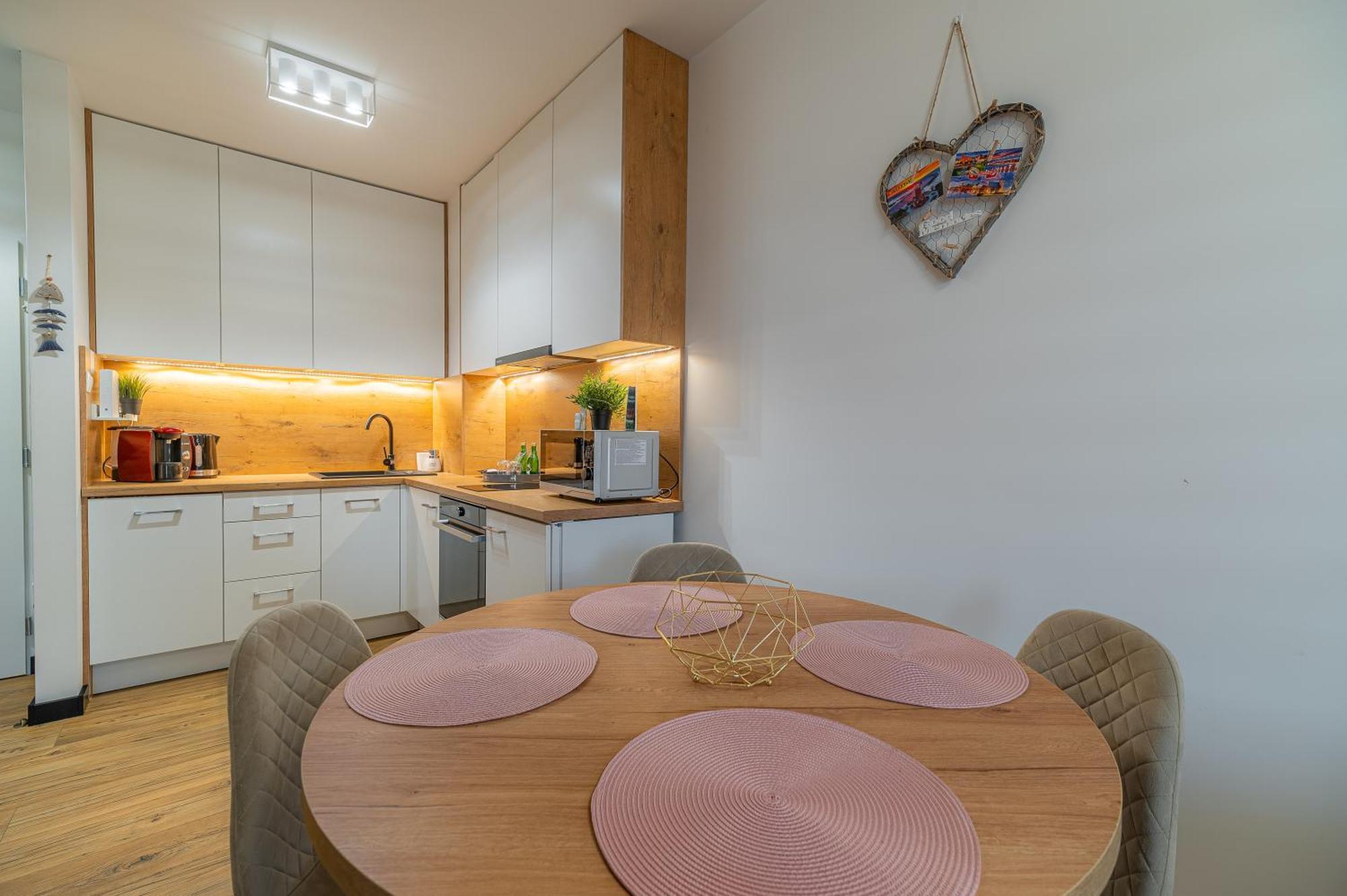 Horyzont Apartamenty - Kapitanski Mostek- Blisko Portu- Sniadania Kolobrzeg Exterior photo